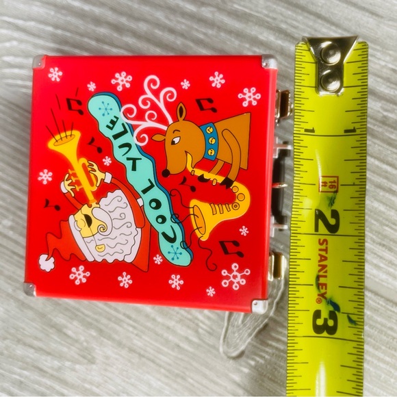 Vintage Hallmark cool yule record player Magic Music Light up Christmas ornament - Picture 4 of 15